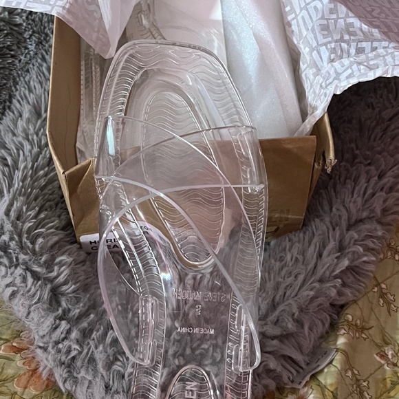 Steven Madden Horizon Clear - Picture 1 of 3